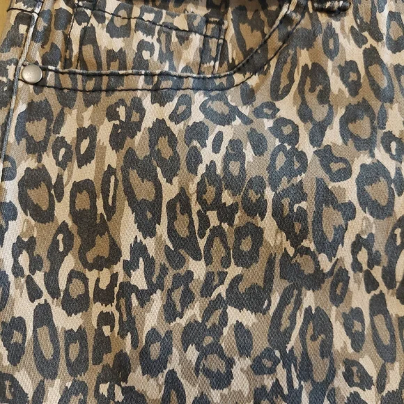 SKIRT - Picture 4 of 9